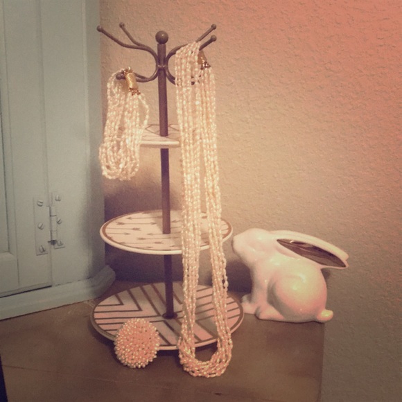 Jewelry - Vintage seed pearl 3 piece set